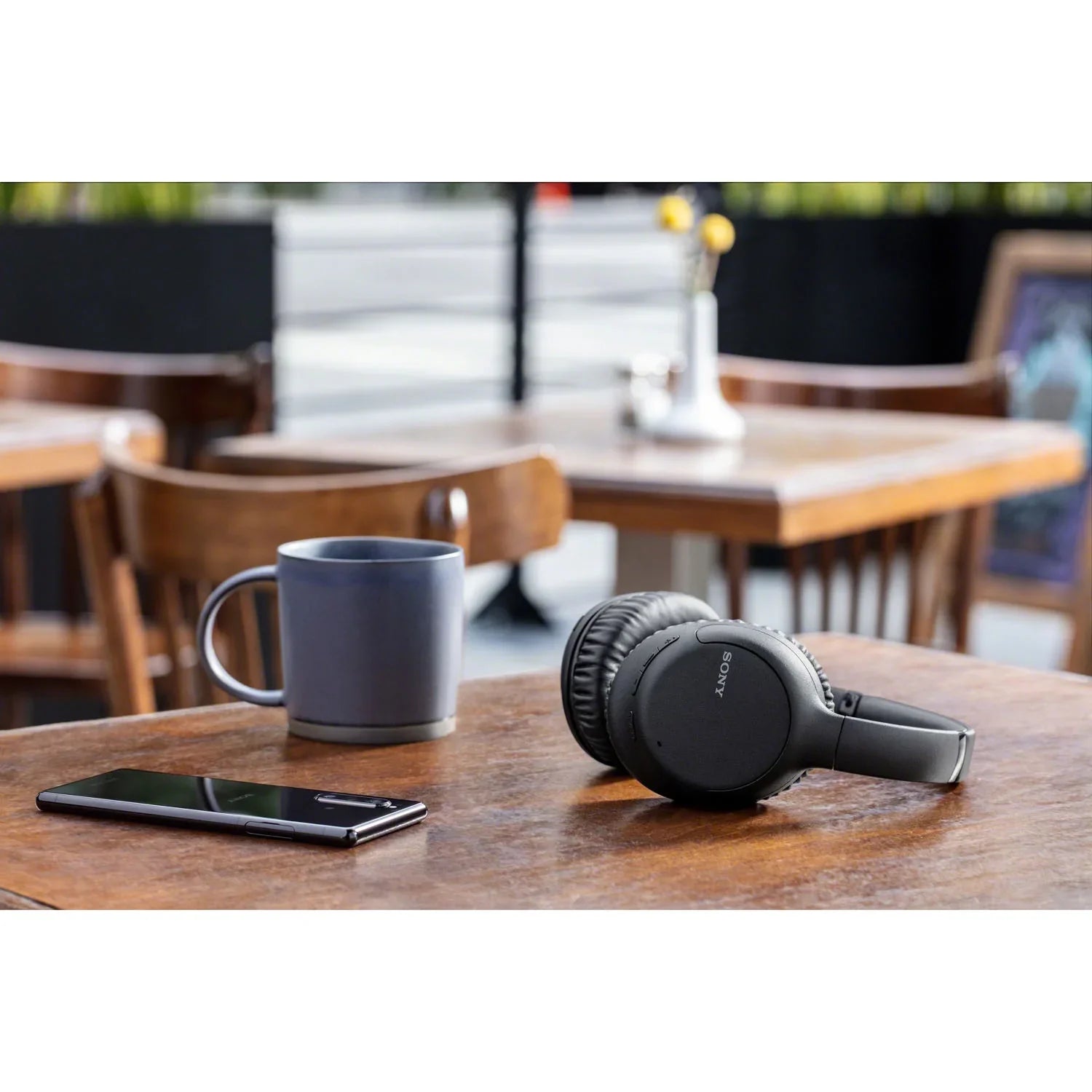 Sony Gear with Deco Headphones (Black) WH-CH710N Case Noise-Canceling Bundle Wireless
