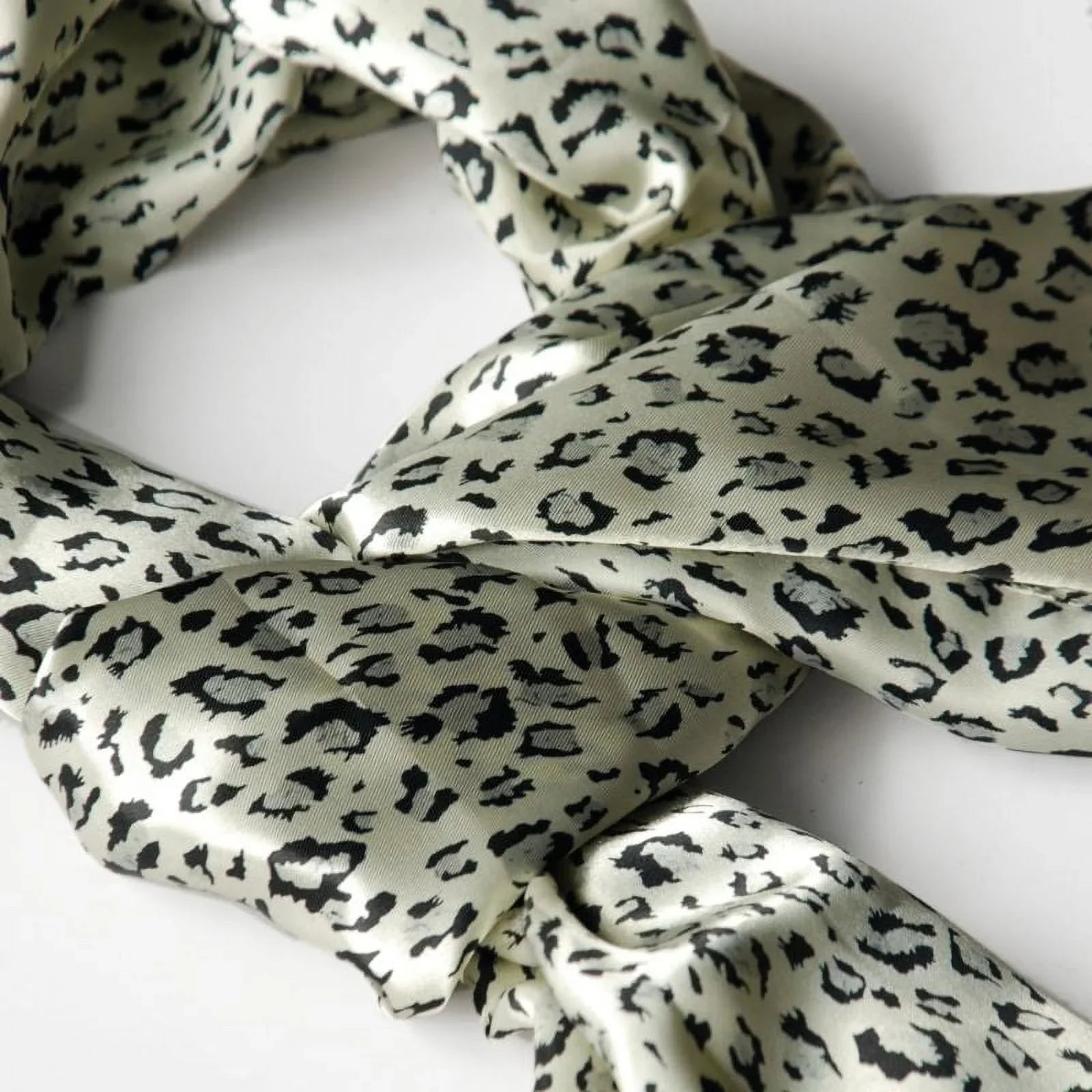 Leopard Animal Blancho Print Elegant Silk Soft Ivory Exquisitely Scarf/Wrap/Shawl(Large)
