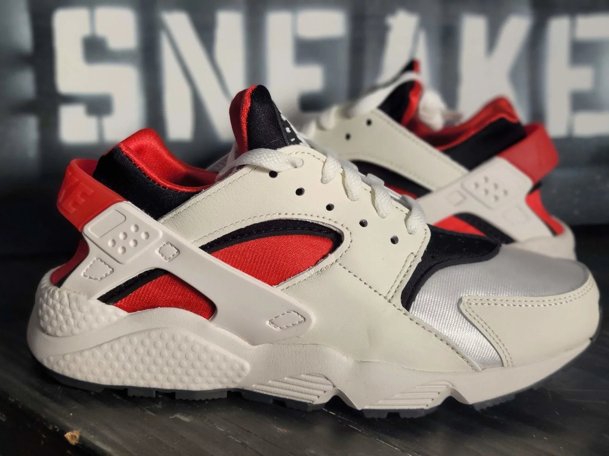 White/Red DH4439-103 Nike Huarache Air Running Shoes Women 7.5