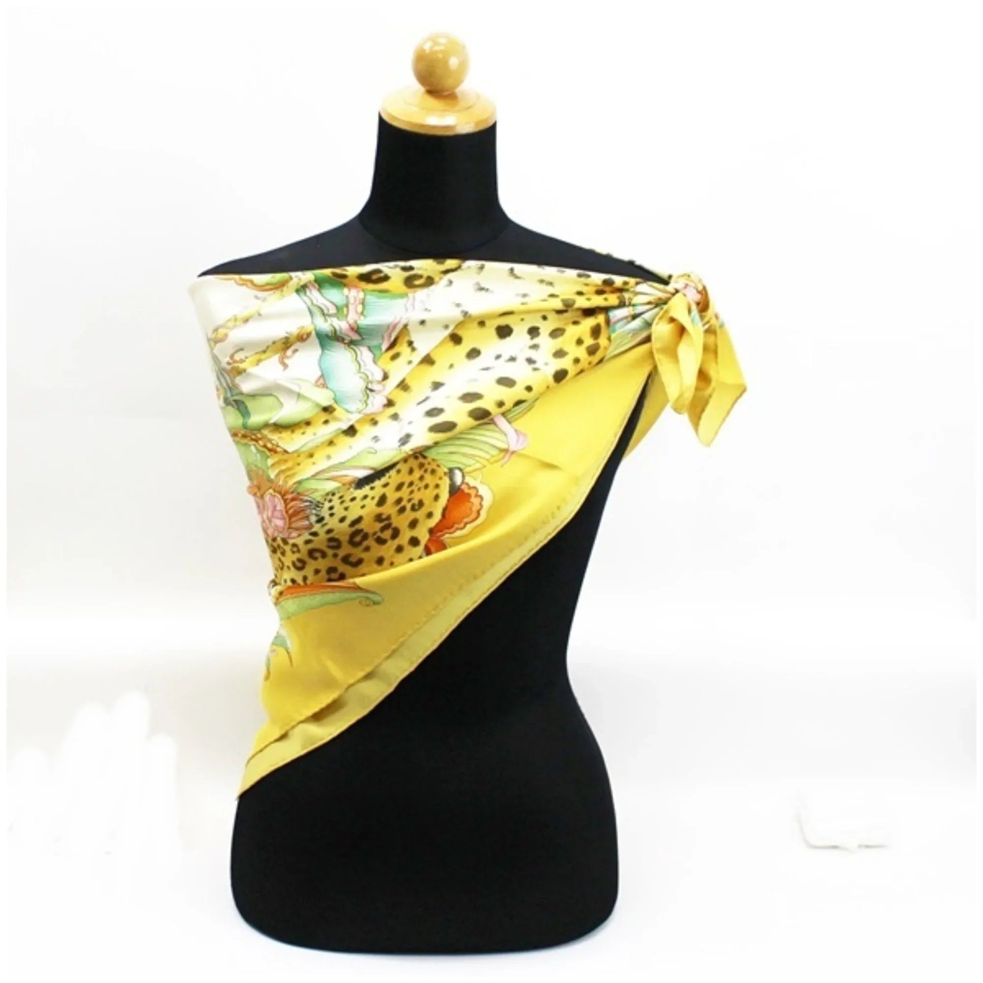 Ferragamo Women's Yellow Salvatore Pre-Owned Print (Good) Muffler Scarf Silk Leopard