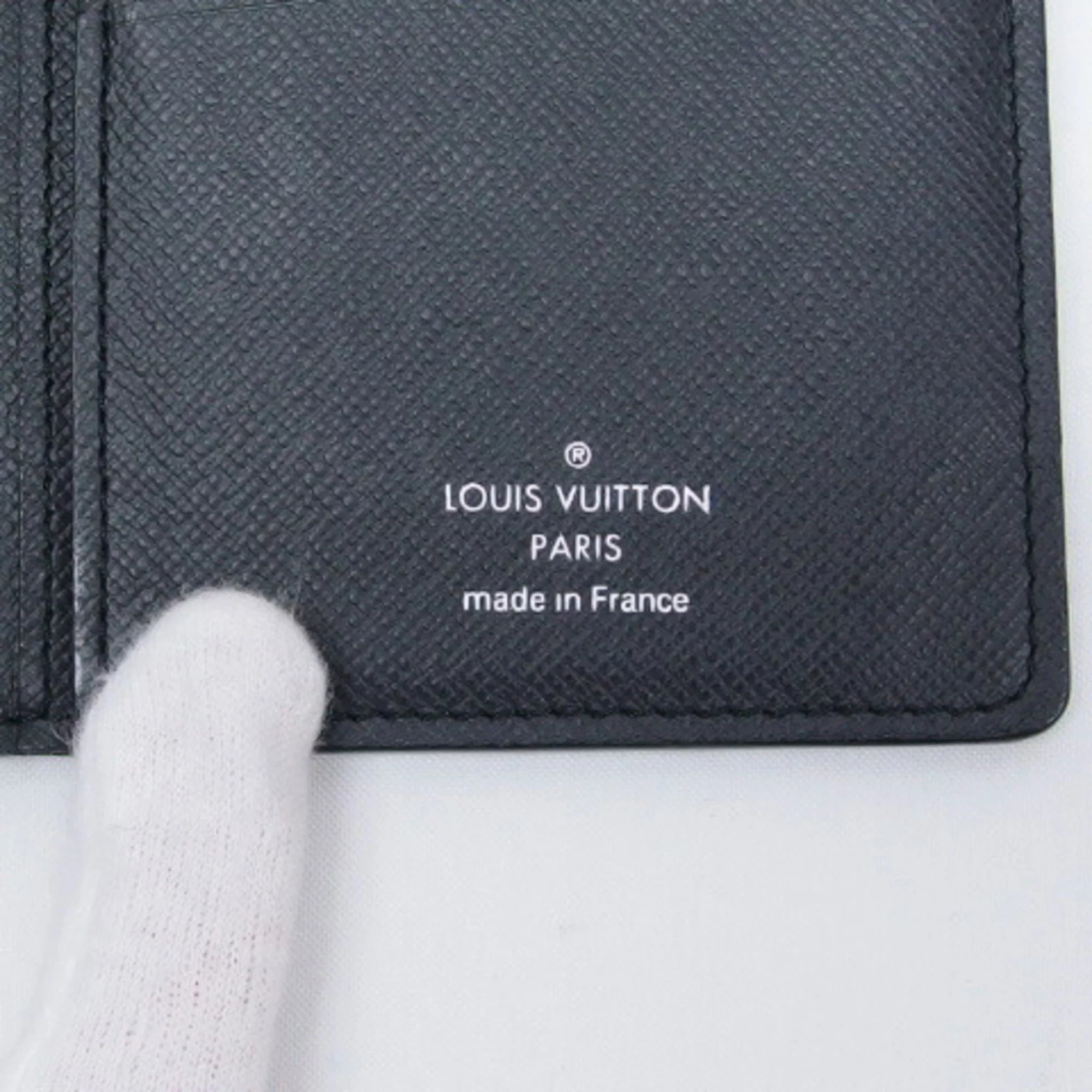 Vuitton Bifold Black Louis Wallet Billfold Pre-Owned (Good) Taiga Long